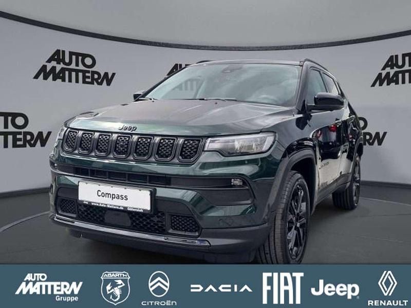 Techno green metallic clear co Neu 2025 Jeep Compass North SUV | 41.990 € (Teuer) - Bild 1/4