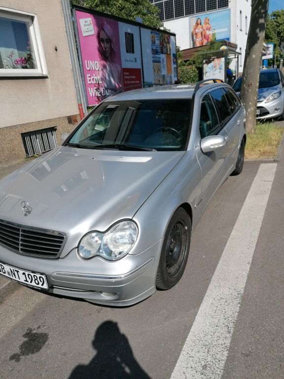 Silber Gebraucht 2002 Mercedes 220 Kombi | 2.700 € (Fairer Preis) - Bild 1/4
