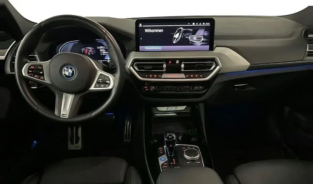 Gebraucht BMW iX3 Impressive 210 kW (286 PS) 2022 Mineralweiss metallic SUV