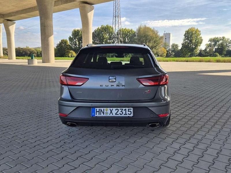 Gebraucht Seat Leon 4Drive 300 PS (220 kW) 2018 Grau Limousine