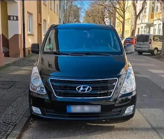 Gebraucht Hyundai H-1 170 PS (125 kW) 2013 Schwarz Van / Kleinbus