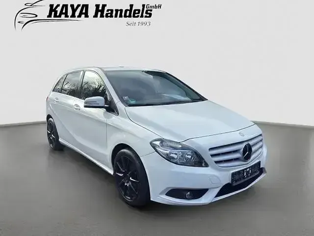 Second-hand Mercedes B180 122 CP (89 kW) 2012 Alb Monovolum