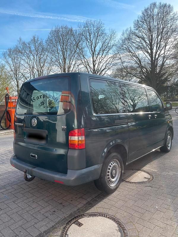 Second-hand VW Transporter 131 CP (96 kW) 2006 Verde Van