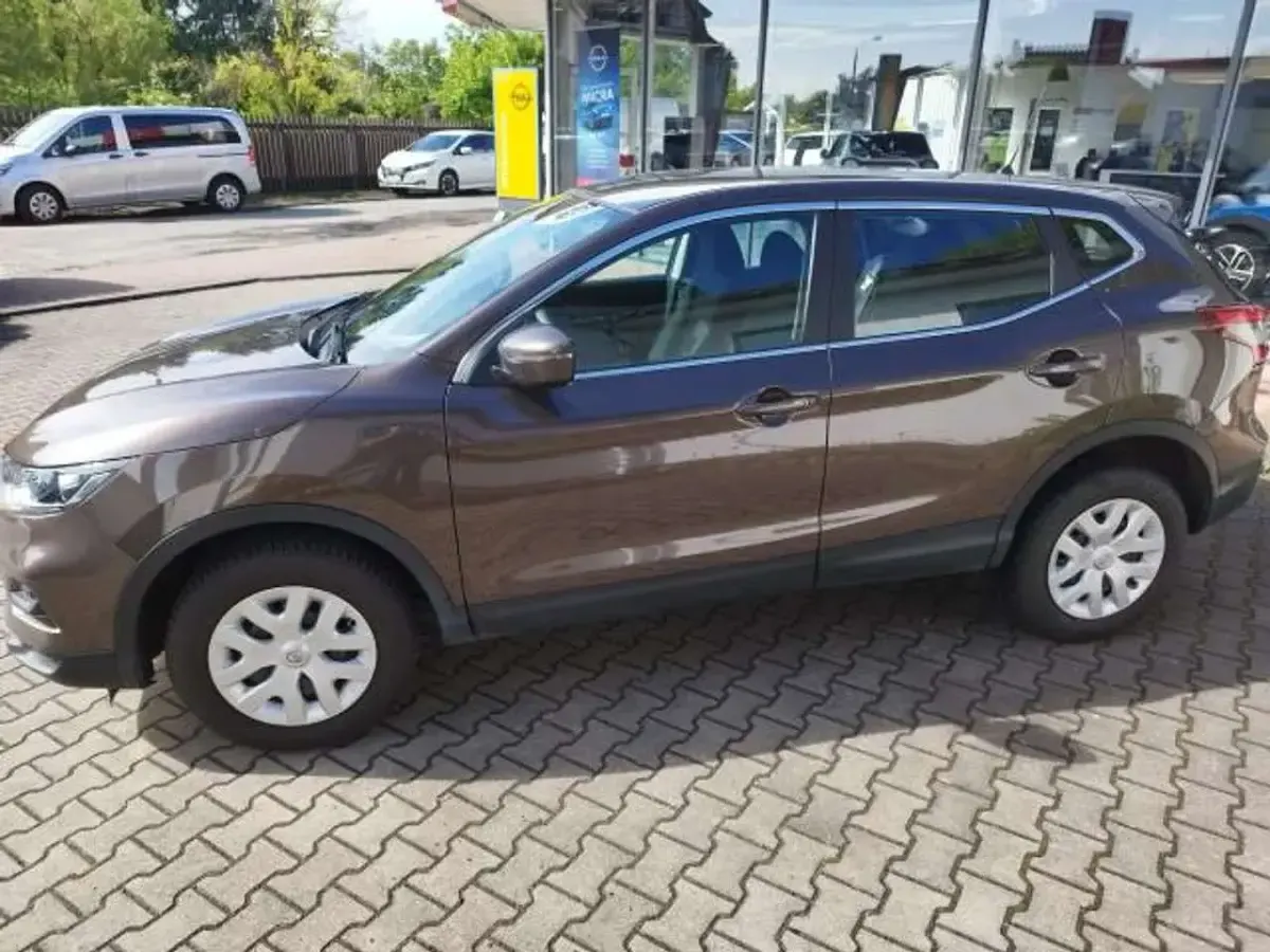 Gebraucht Nissan Qashqai 116 PS (85 kW) 2018 Braun SUV