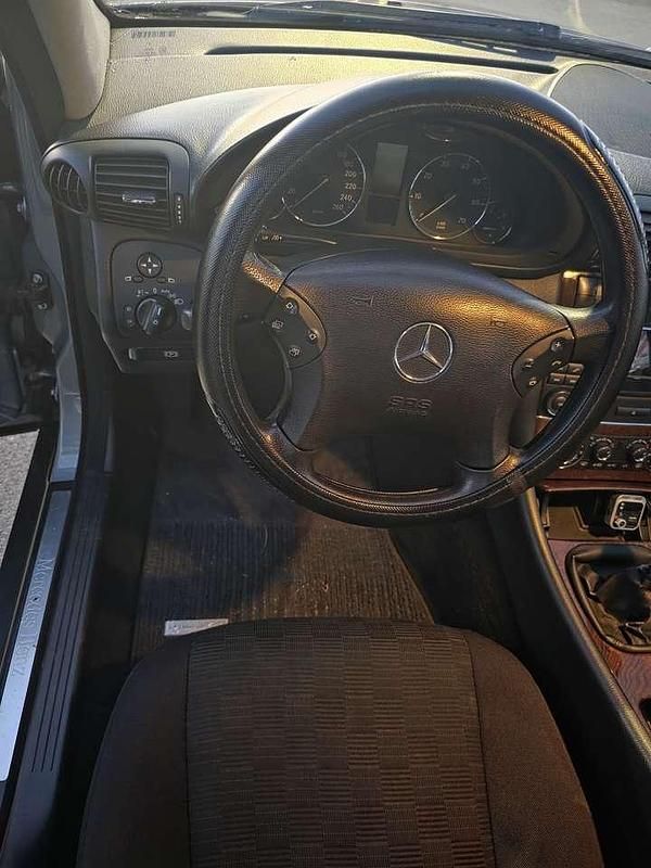 Gebraucht Mercedes C180 143 PS (105 kW) 2007 Limousine