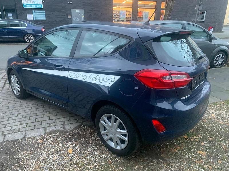 Gebraucht Ford Fiesta Trend 71 PS (52 kW) 2018 Blau Kleinwagen