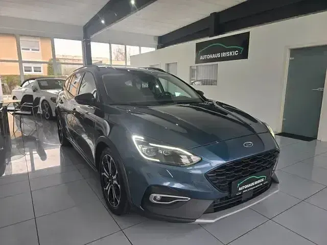 Usata Ford Focus Active 150 CV (110 kW) 2019 Blu Berlina