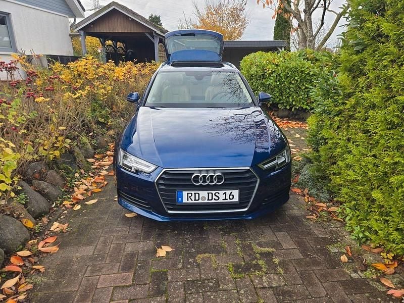 Blau Gebraucht 2018 Audi A4 Kombi | 16.900 € (Superpreis) - Bild 1/4
