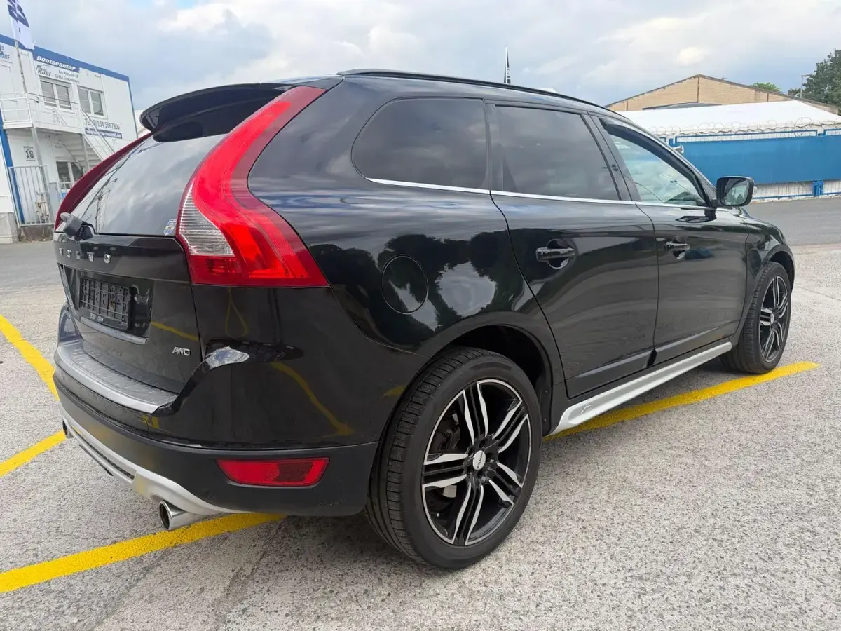 Gebraucht Volvo XC60 R-Design 205 PS (150 kW) 2010 Schwarz SUV