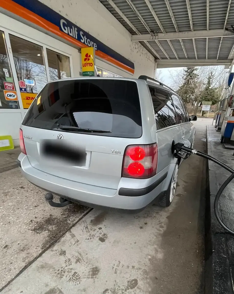 Usata VW Passat 101 CV (74 kW) 2003 Argento Station wagon