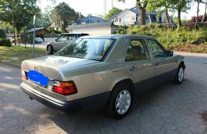 Gebraucht Mercedes E260 160 PS (117 kW) 1988 Beige Limousine