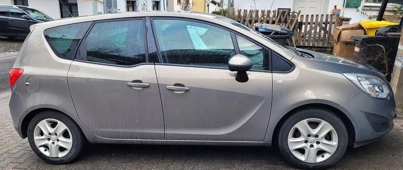 Gebraucht Opel Meriva 120 PS (88 kW) 2012 Grau Van / Kleinbus