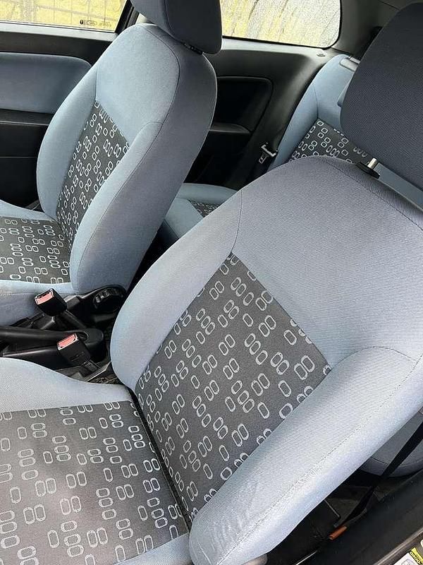 Gebraucht Ford Fiesta Ambiente 80 PS (58 kW) 2005 Limousine