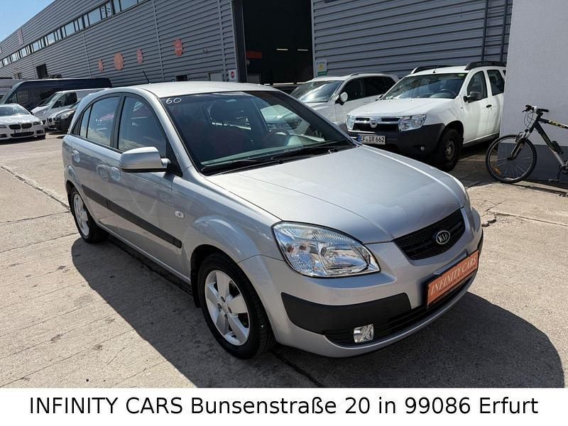Gebraucht Kia Rio EX 97 PS (71 kW) 2009 Silber Kleinwagen