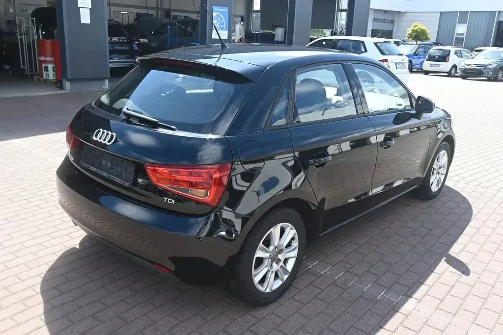 Gebraucht Audi A1 Sportback Attraction 90 PS (66 kW) 2013 Schwarz Kleinwagen