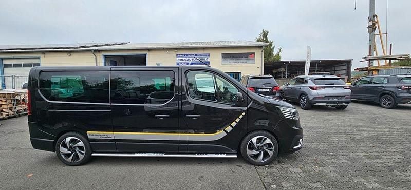 Schwarz Gebraucht 2022 Renault Trafic Van | 28.577 € (Superpreis) - Bild 1/4