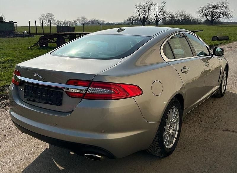 Gebraucht Jaguar XF 190 PS (139 kW) 2012 Silber Limousine