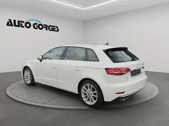 Gebraucht Audi A3 Sport 150 PS (110 kW) 2020 Weiß Limousine
