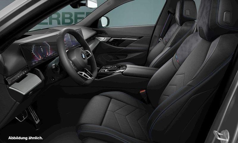 Gebraucht BMW 540 Performance 286 PS (210 kW) 2025 Grau Limousine