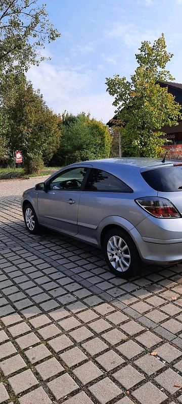 Grau Gebraucht 2005 Opel Astra GTC Coupé | 1.700 € (Guter Preis) - Bild 1/4