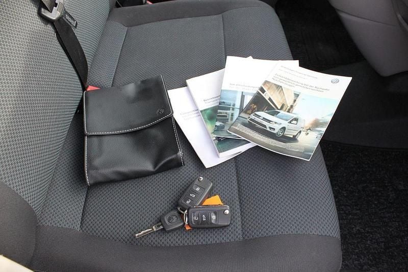 Gebraucht VW T6 102 PS (75 kW) 2018 Rot Van