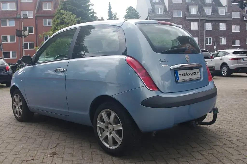Gebraucht Lancia Ypsilon 80 PS (58 kW) 2006 Blau surf/lagoon/de chirico Kleinwagen