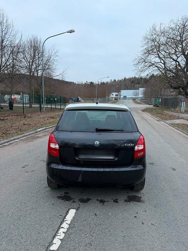 Gebraucht Skoda Fabia 60 PS (44 kW) 2011 Schwarz Limousine
