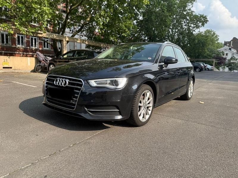 Schwarz Gebraucht 2014 Audi A3 Ambiente Limousine | 12.950 € (Guter Preis) - Bild 1/4