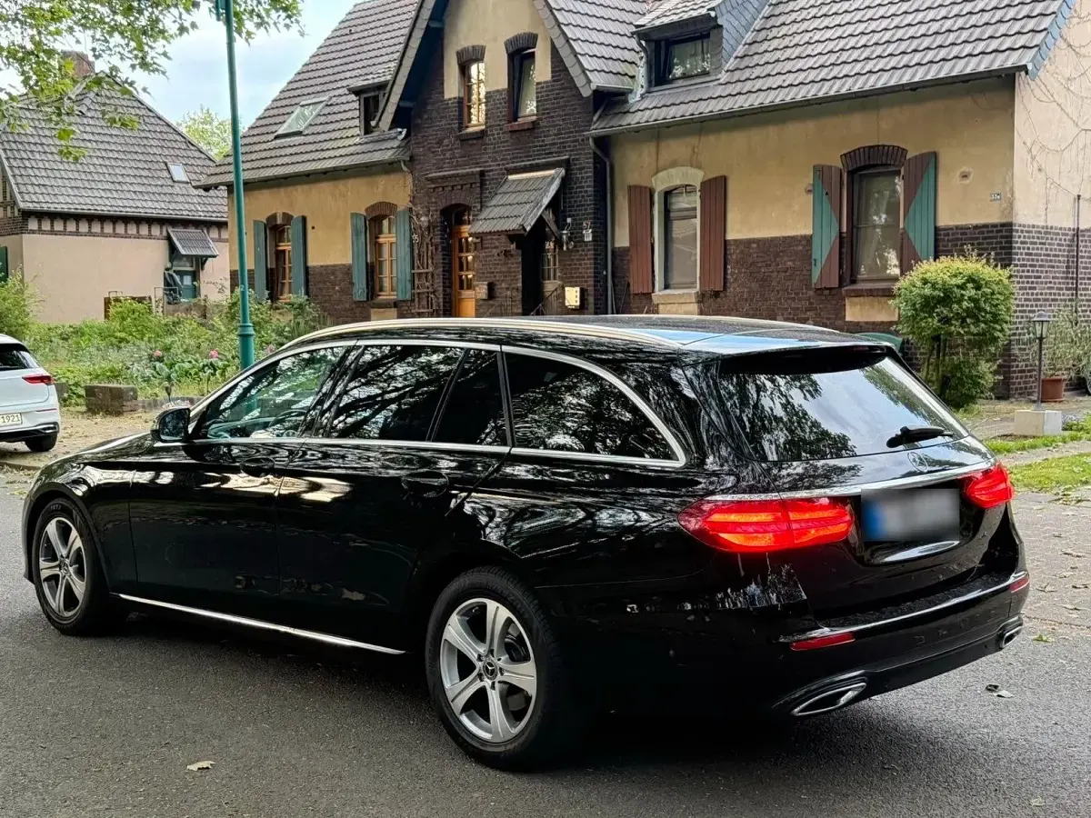 Gebraucht Mercedes E200 150 PS (110 kW) 2019 Schwarz Kombi