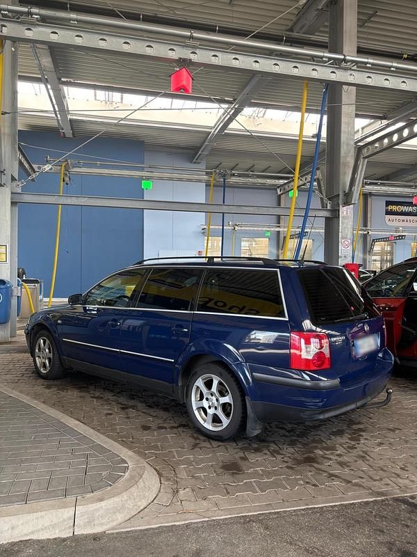 Gebraucht VW Passat 130 PS (95 kW) 2001 Blau Kombi