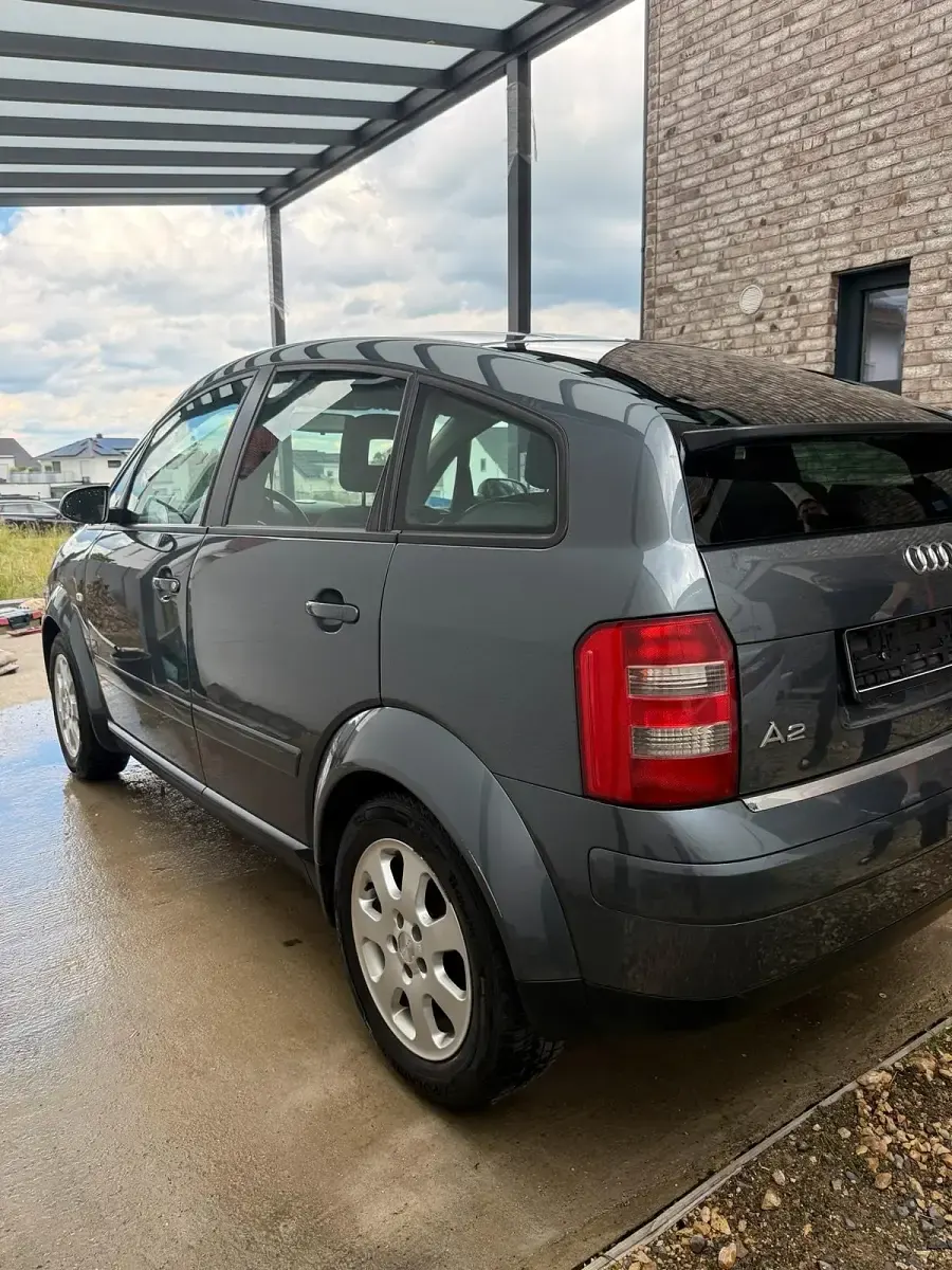 Gebraucht Audi A2 75 PS (55 kW) 2003 Grau Kleinwagen