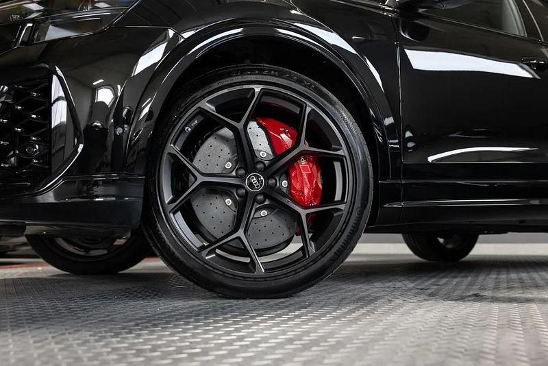 Neu Audi RS Q8 Performance 640 PS (470 kW) 2026 Schwarz SUV