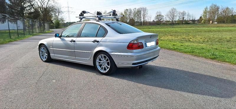 Gebraucht BMW 318 118 PS (86 kW) 2001 Silber Limousine