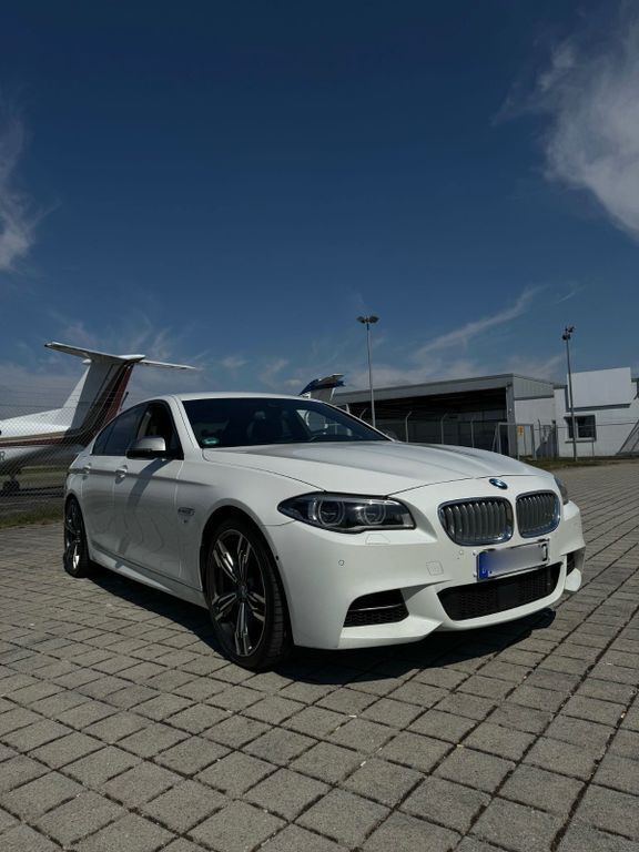 Weiß Gebraucht 2015 BMW M550 M Sport Limousine | 22.900 € (Etwas zu teuer) - Bild 1/4