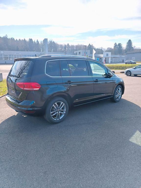 Neu VW Touran 150 PS (110 kW) 2026 Schwarz Van / Kleinbus