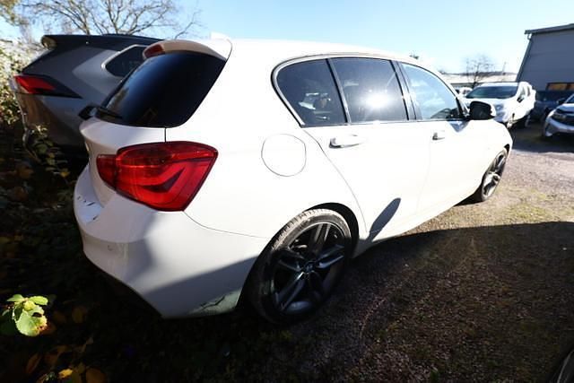 Alpinweiß alpinweiß Gebraucht 2017 BMW 120 M Sport Kleinwagen | 19.969 € (Fairer Preis) - Bild 1/4