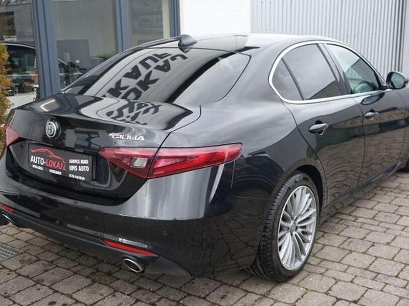 Gebraucht VW Sharan Trendline 125 PS (91 kW) 2017 Schwarz Van / Kleinbus