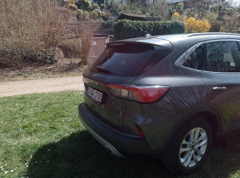 Gebraucht Ford Kuga Titanium 190 PS (139 kW) 2020 Grau SUV