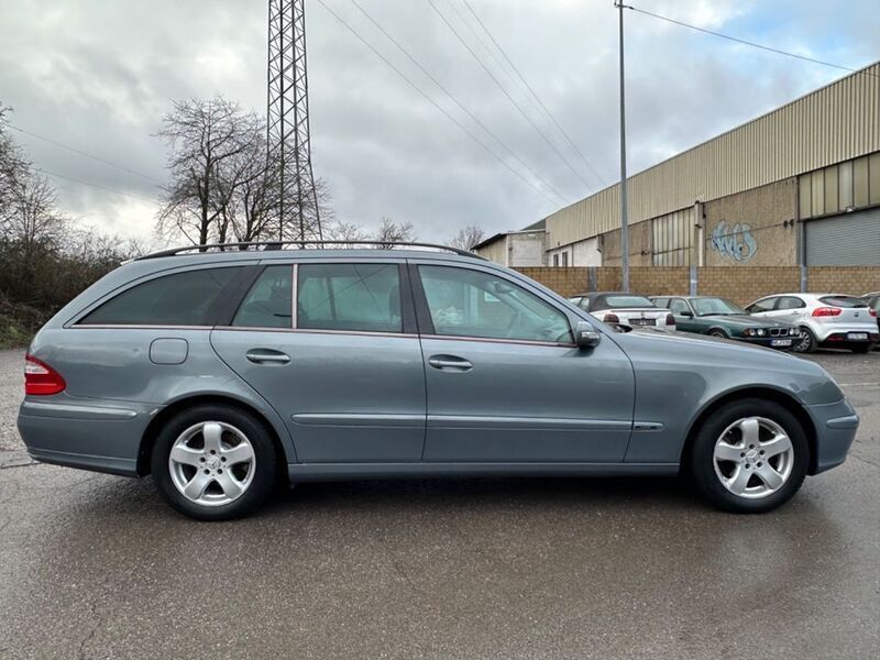 Gebraucht Mercedes E220 150 PS (110 kW) 2004 Grau Kombi