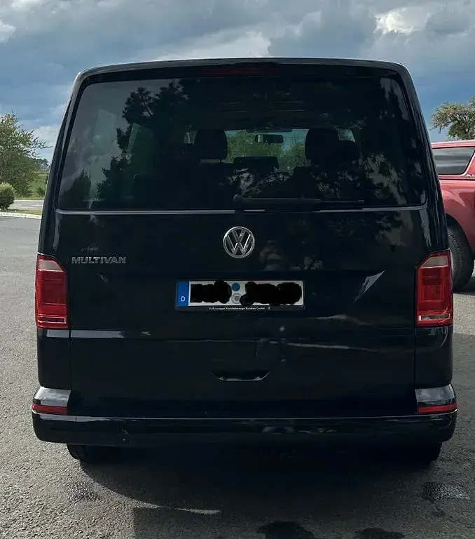 Gebraucht VW Multivan 114 PS (83 kW) 2019 Schwarz Van / Kleinbus