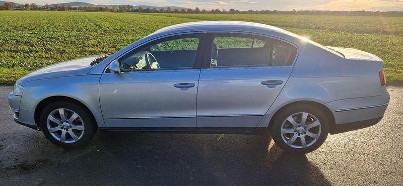 Silber Gebraucht 2007 VW Passat Limousine | 2.400 € (Fairer Preis) - Bild 1/4