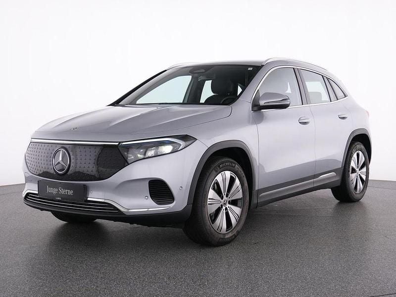 Silber metalliclack hightechsi Gebraucht 2024 Mercedes EQA250 Progressive SUV | 33.980 € (Guter Preis) - Bild 1/4