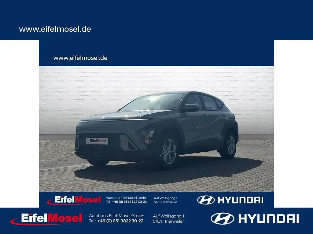 Neu Hyundai Kona Select 141 PS (103 kW) 2025 Mirage green SUV