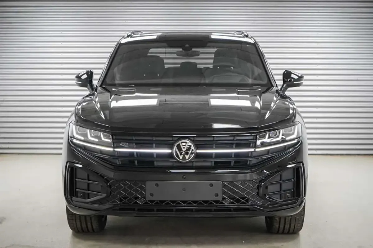 Neu VW Touareg R-line 286 PS (210 kW) 2026 Deep black SUV
