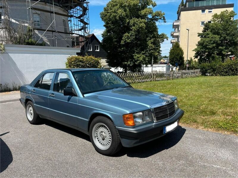 Blau Gebraucht 1989 Mercedes 190 Limousine | 5.999 € - Bild 1/4