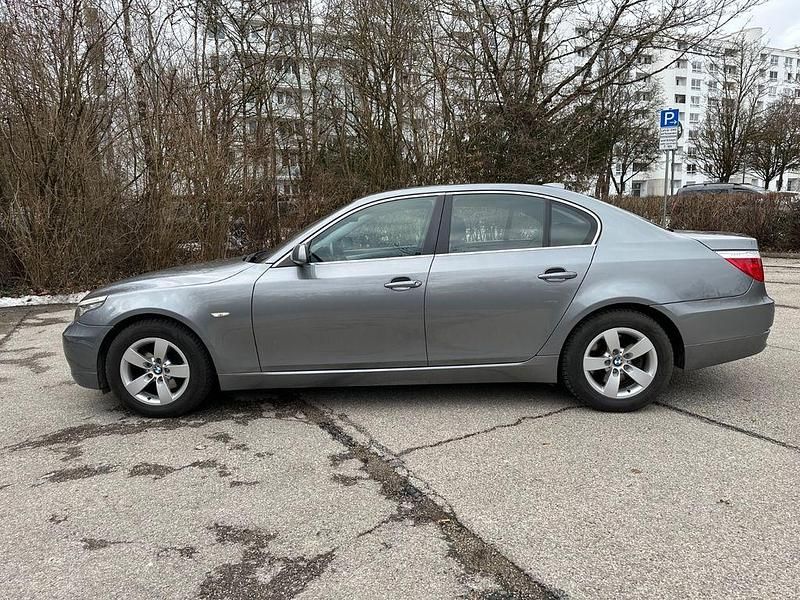 Gebraucht BMW 520 170 PS (125 kW) 2007 Grau Limousine