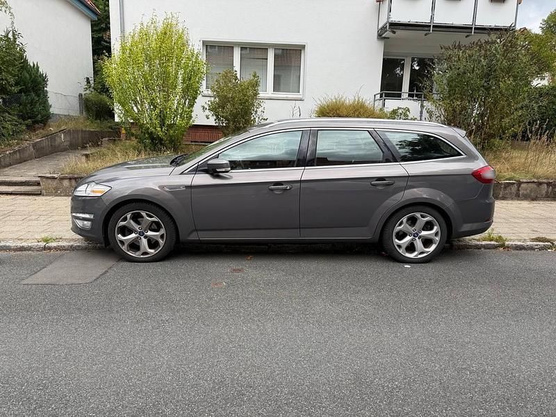 Gebraucht Ford Mondeo Titanium 140 PS (102 kW) 2014 Grau Kombi