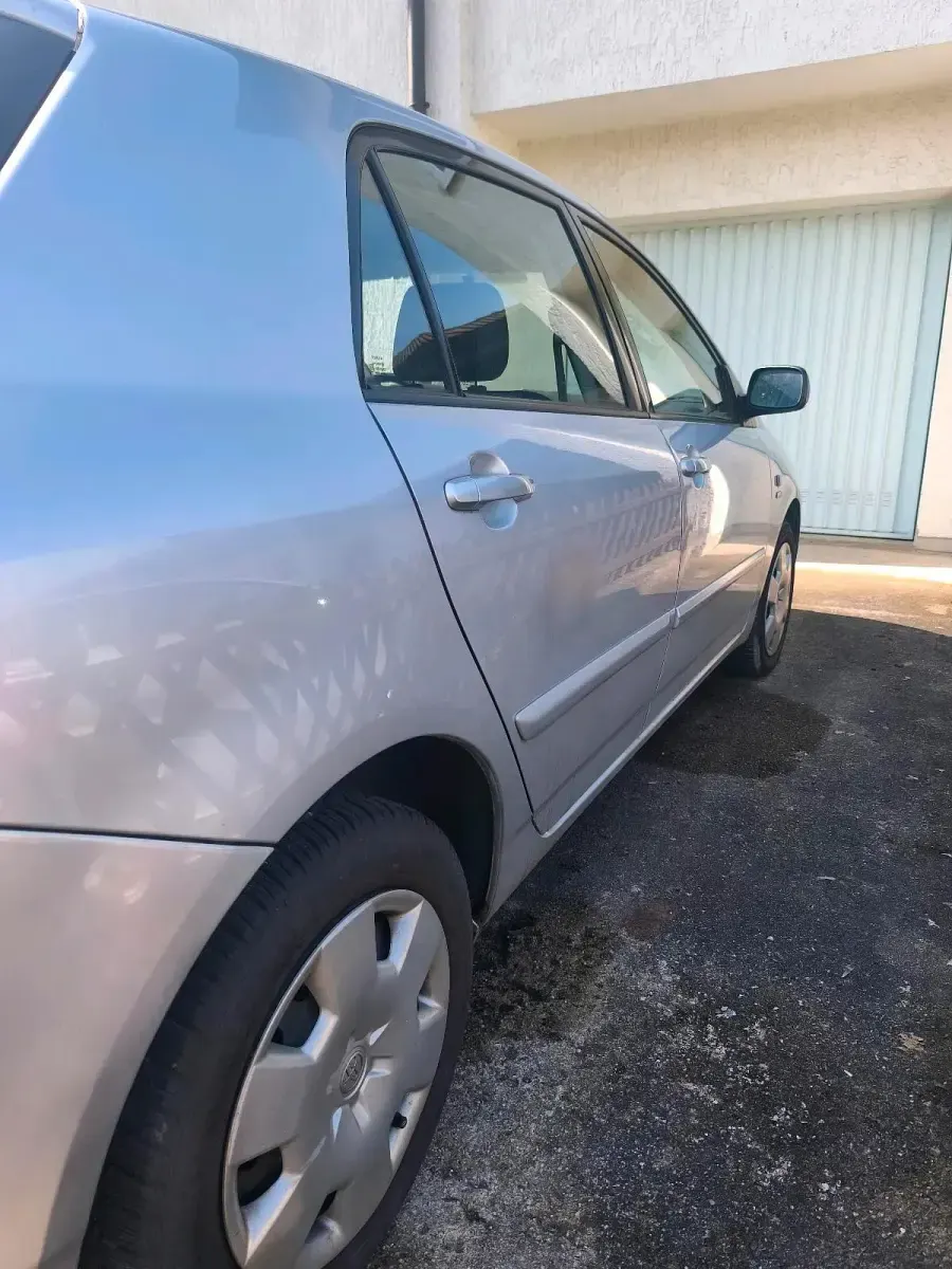 Gebraucht Toyota Corolla Sol 97 PS (71 kW) 2002 Silber Limousine