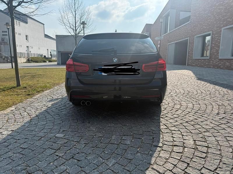Gebraucht BMW 320 Advantage 190 PS (139 kW) 2016 Schwarz Kombi