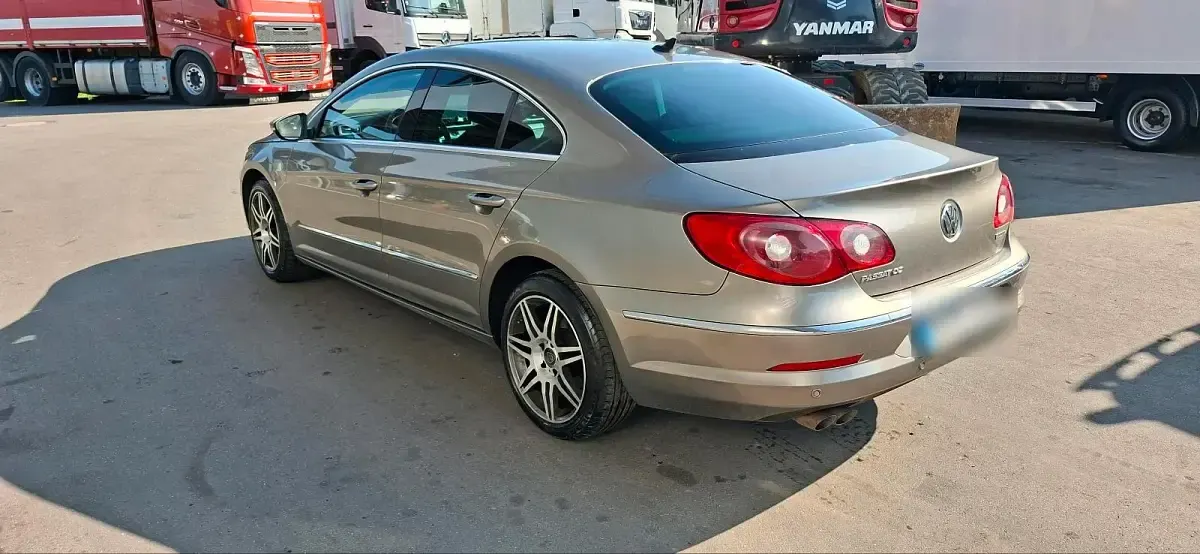 Gebraucht VW Passat 140 PS (102 kW) 2011 Braun Coupé